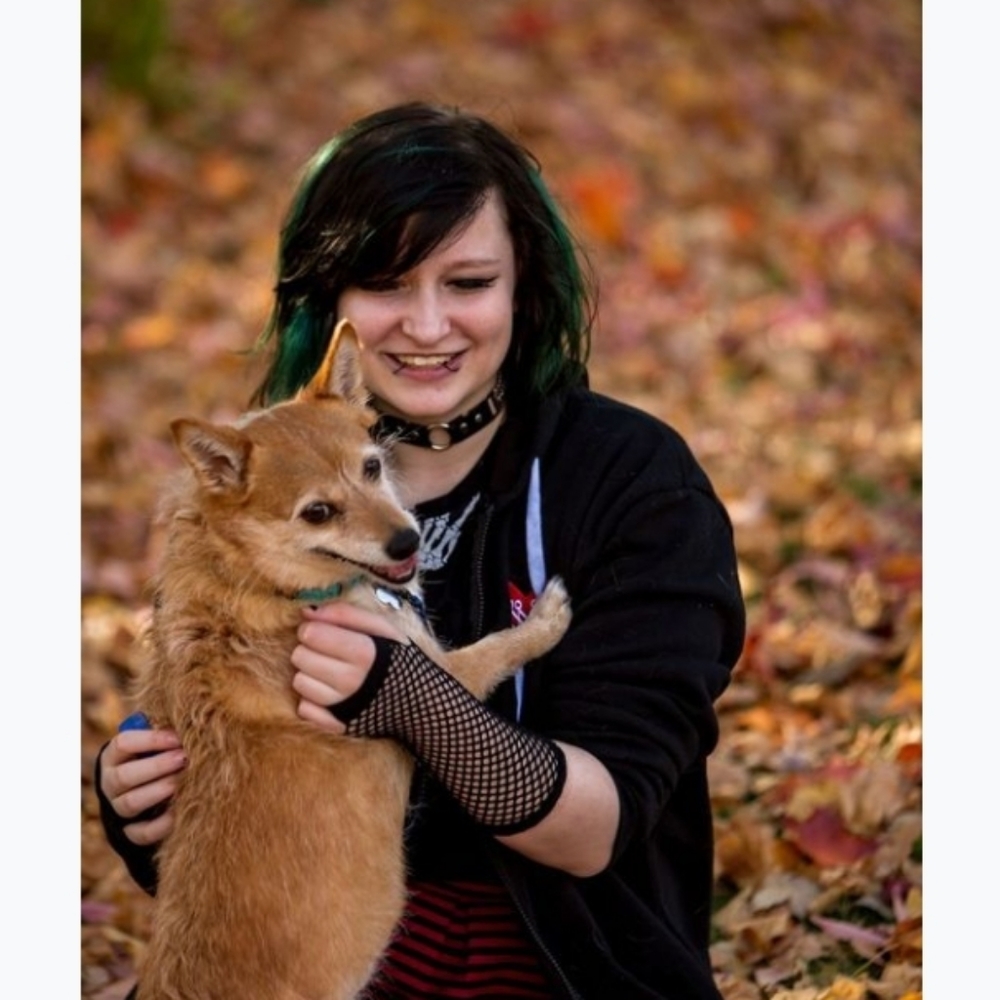 Meet your Posher, Chloe